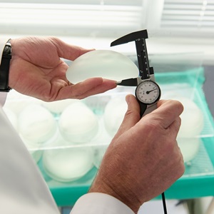 Understanding breast implant sizes: how to make the right choice
